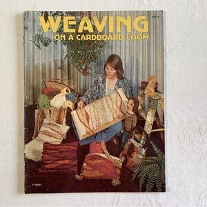 Weaving on a Cardboard Loom book 6 Projects Illustrated Techniques Instructions